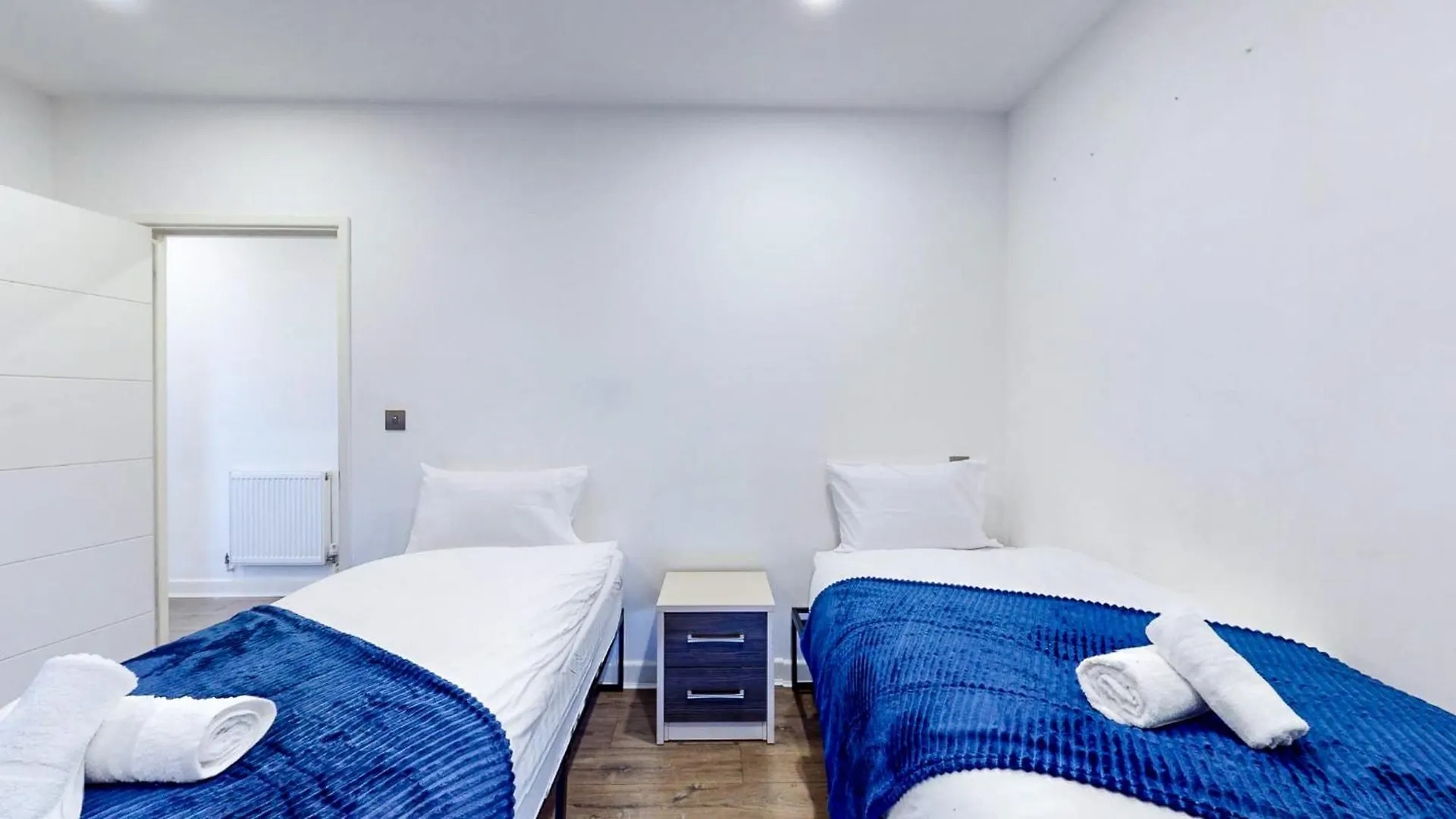 Apartment Spacious 8-Person House Near Excel Free Parking London