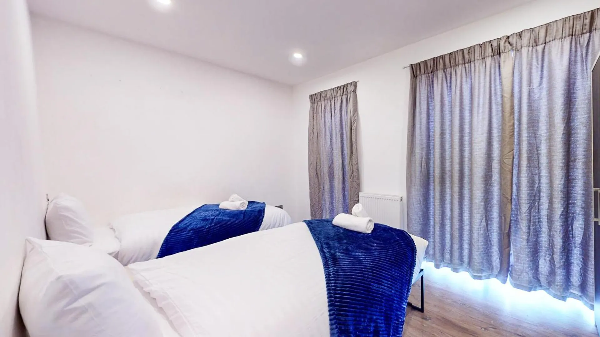 Spacious 8-Person House Near Excel Free Parking London Apartment