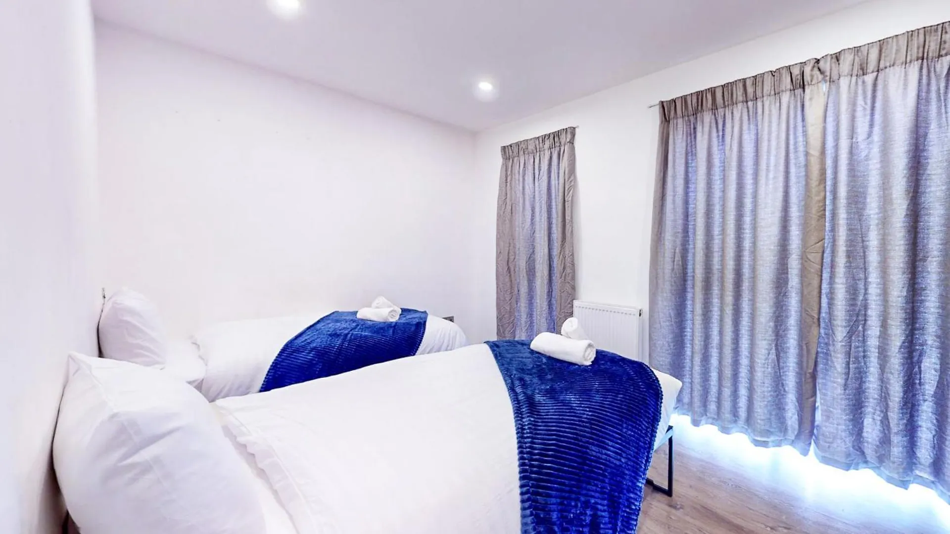 Apartment Spacious 8-Person House Near Excel Free Parking London
