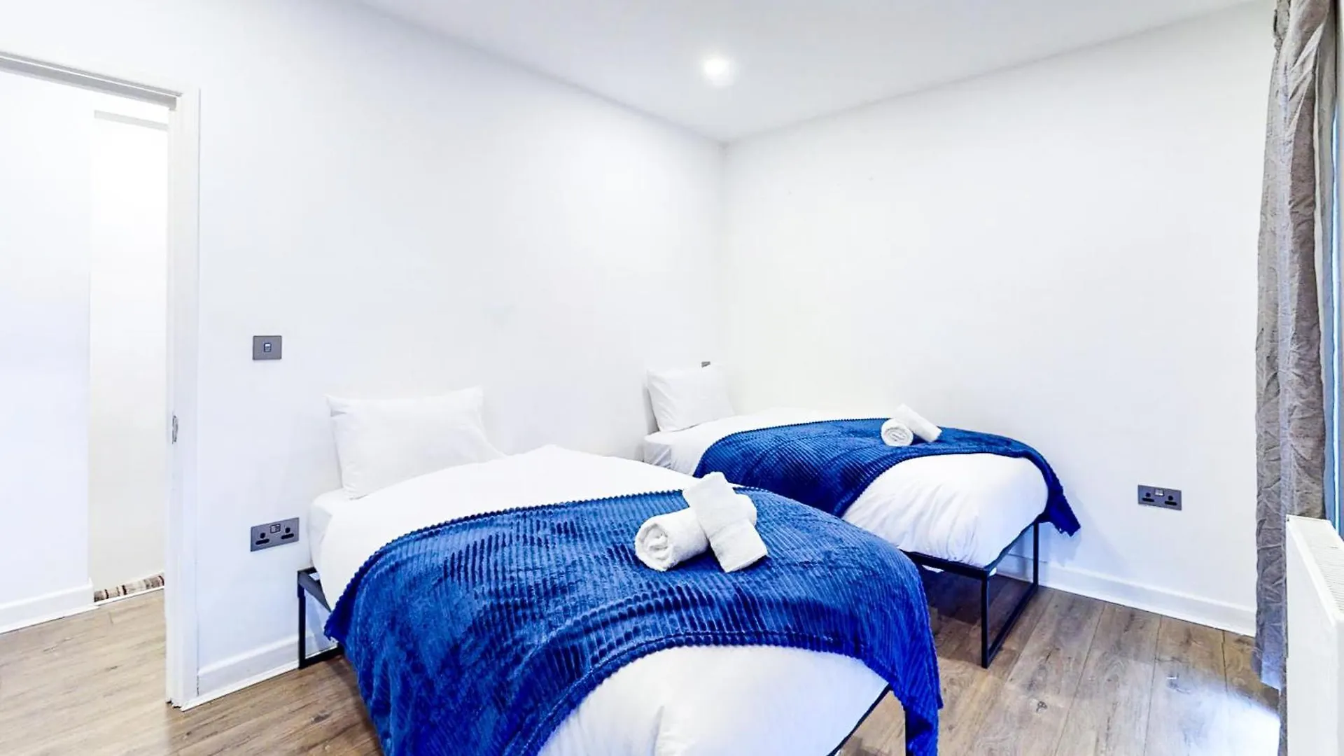 Spacious 8-Person House Near Excel Free Parking London United Kingdom