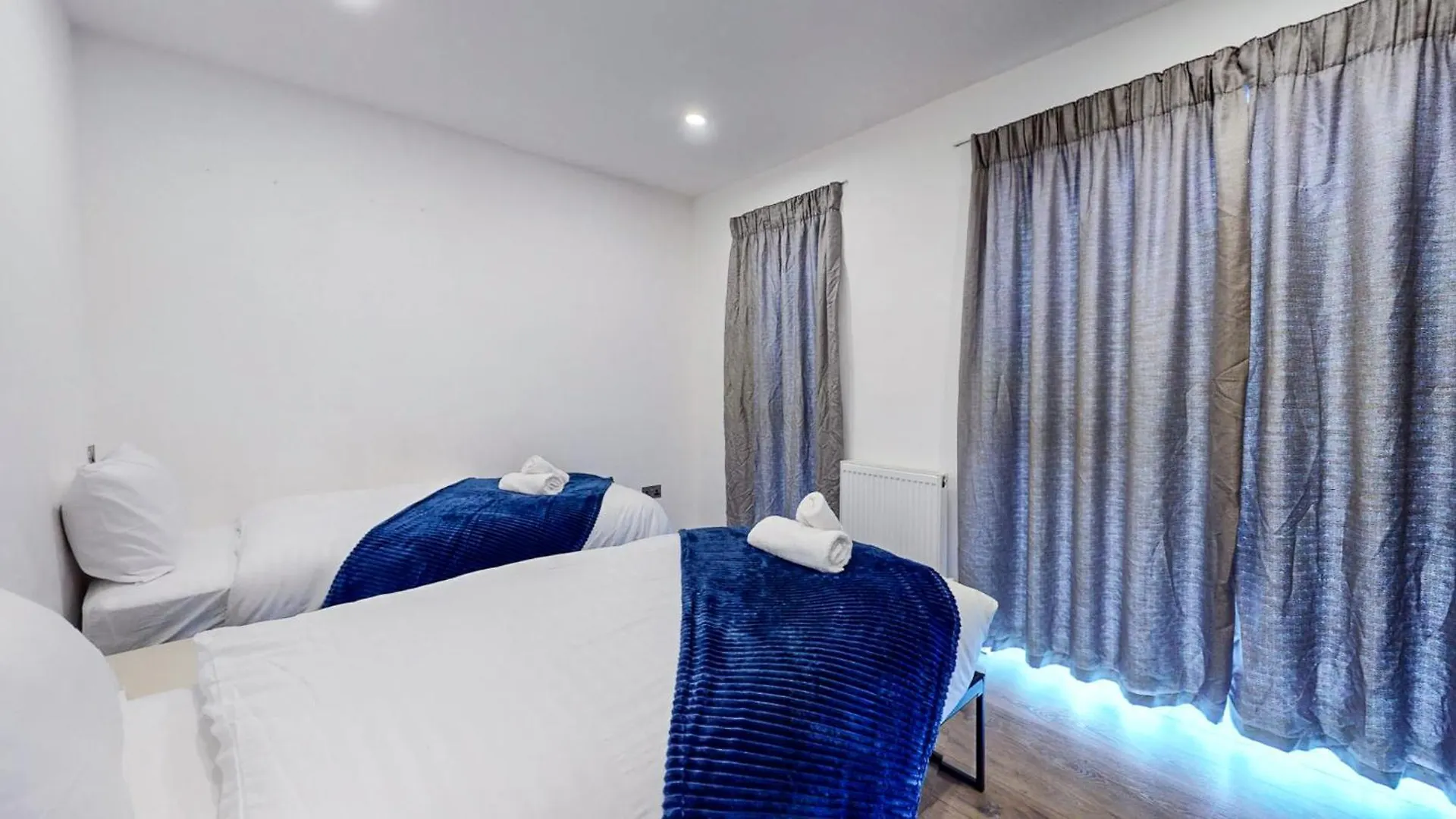 Spacious 8-Person House Near Excel Free Parking London 0*,