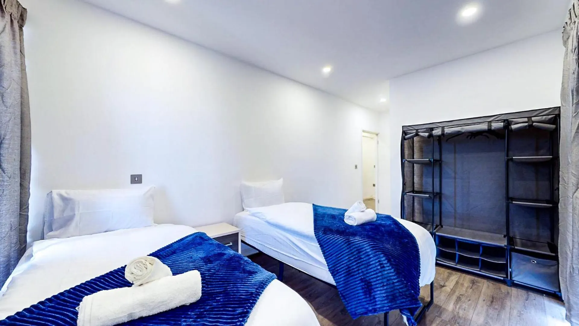 Apartment Spacious 8-Person House Near Excel Free Parking London