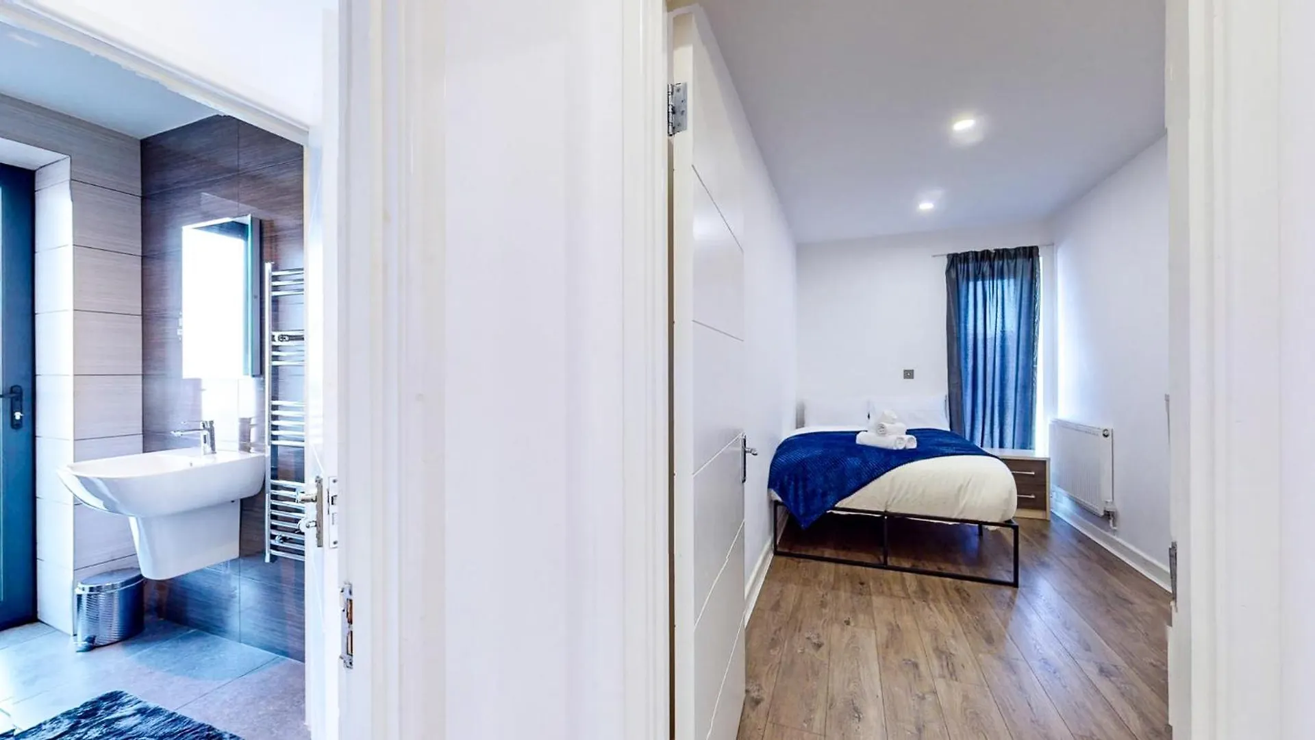 Spacious 8-Person House Near Excel Free Parking London